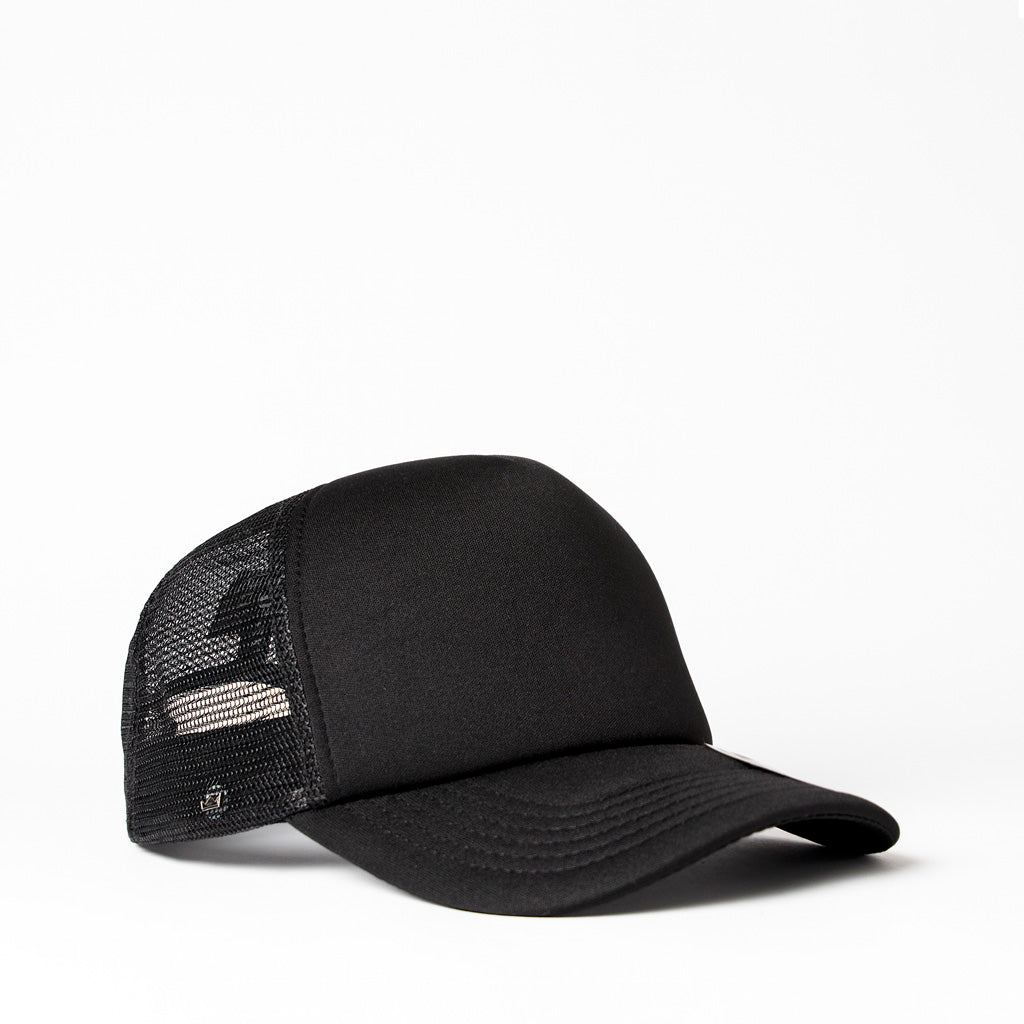 The 5 Panel Curved Peak Trucker