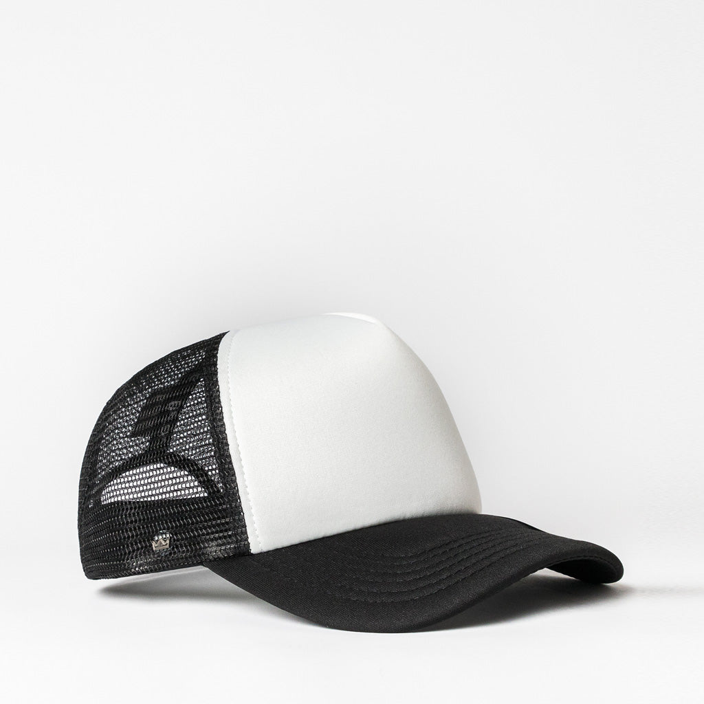 The 5 Panel Curved Peak Trucker