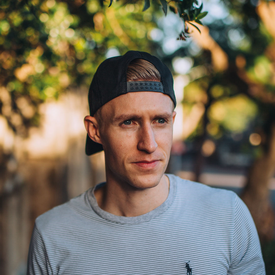 The 5 Panel Curved Peak Snapback